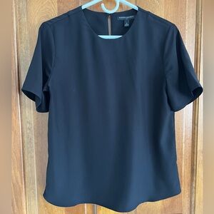 Banana Republic Short Sleeved Crew Neck Shell Blouse in Black